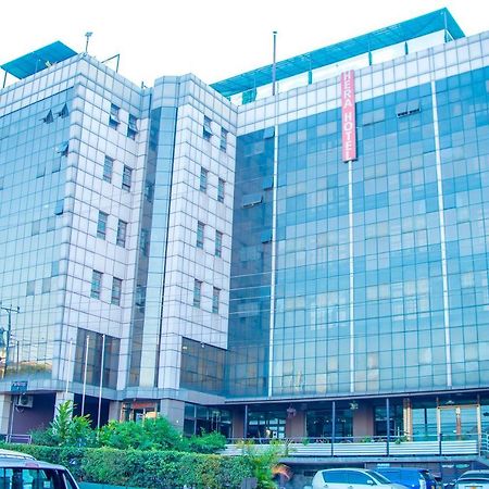 Hera Hotel Kampala Exteriér fotografie