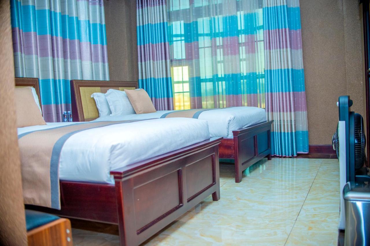 Hera Hotel Kampala Exteriér fotografie