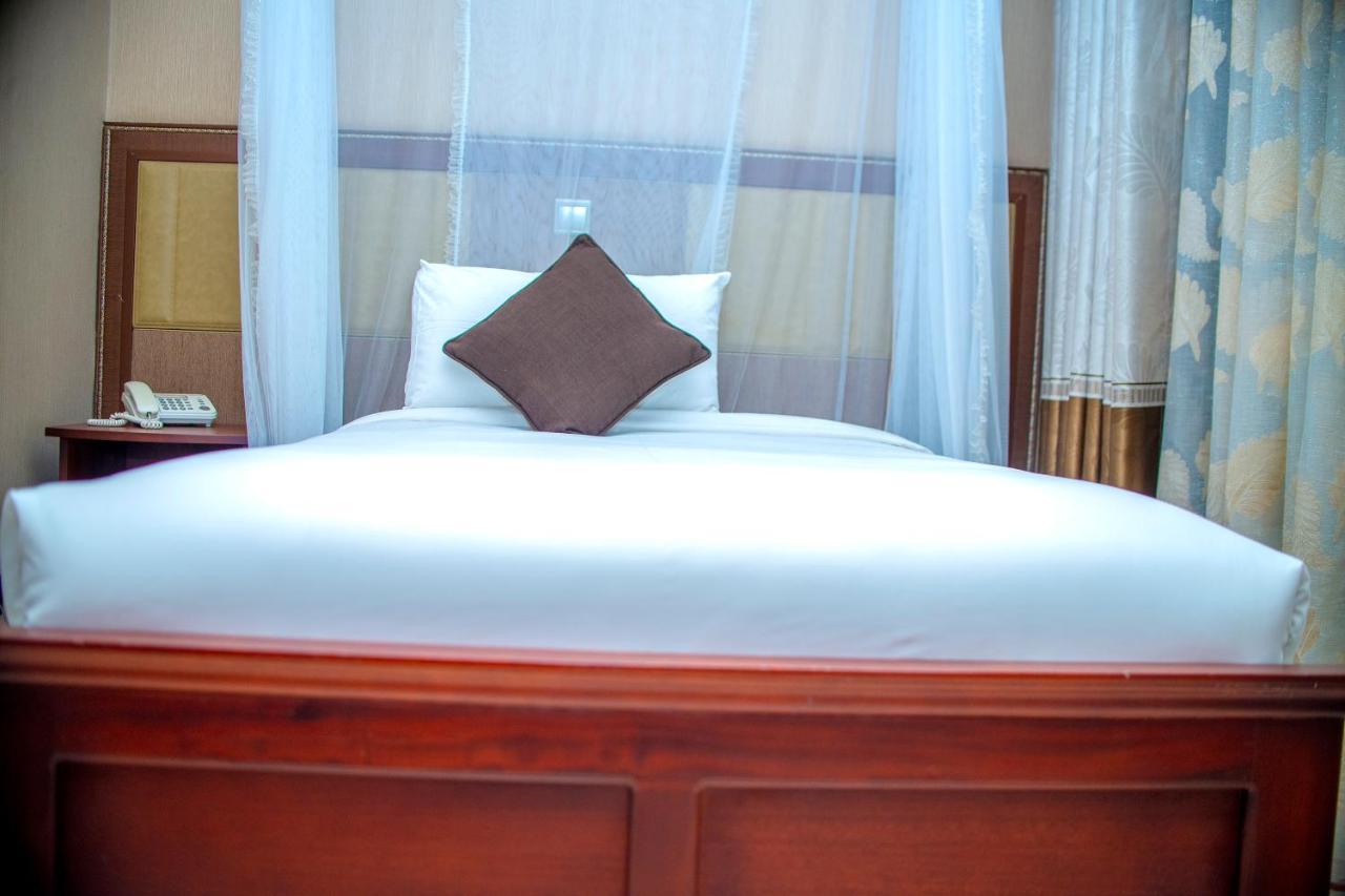 Hera Hotel Kampala Exteriér fotografie