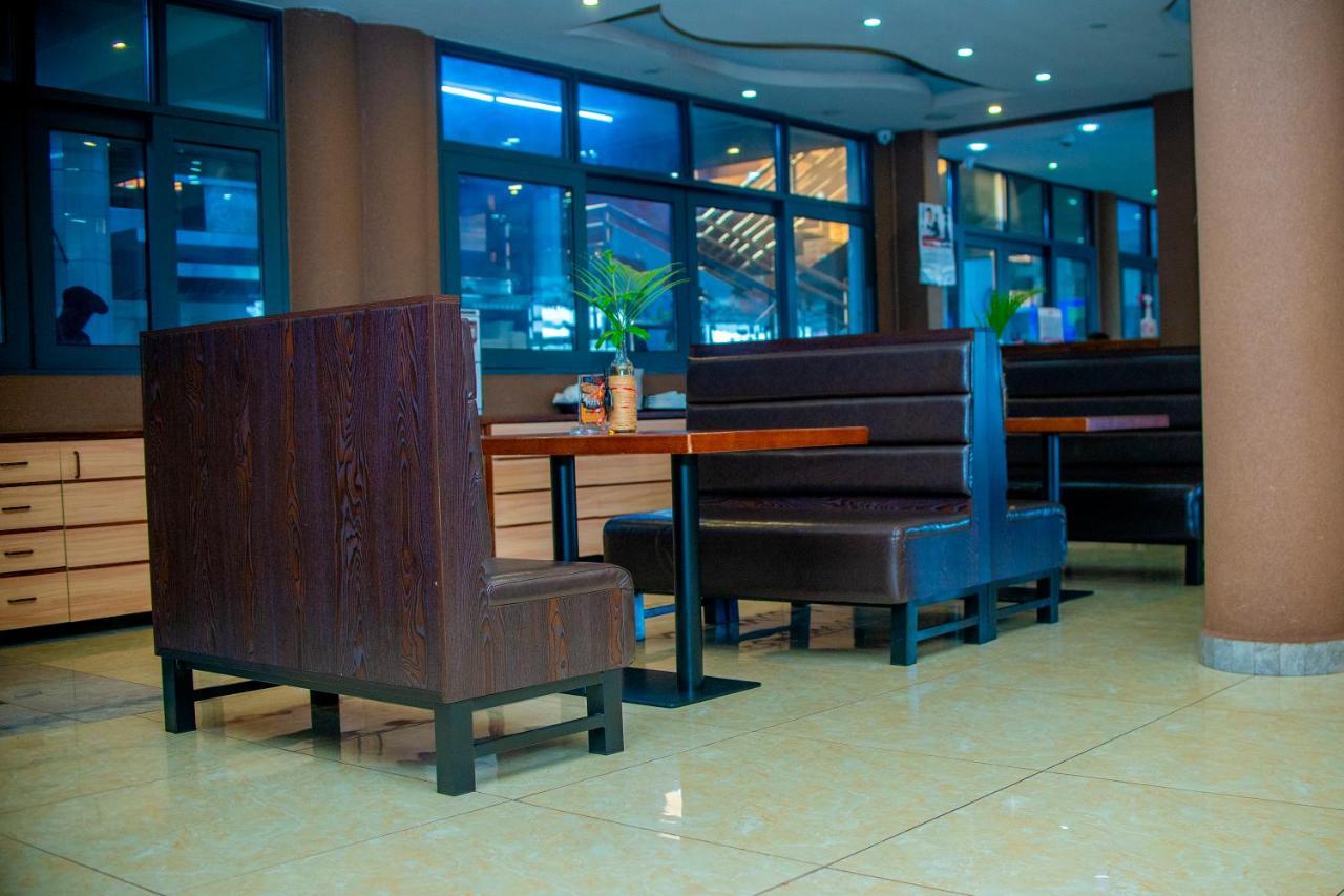 Hera Hotel Kampala Exteriér fotografie